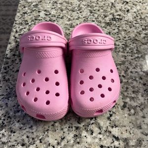 Toddler crocs size 9
